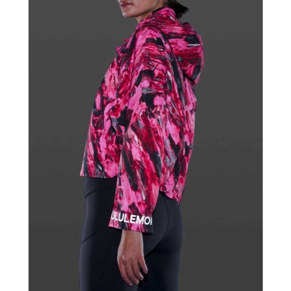❤️SOLD❤️Lululemon Rain Chaser Jacket in Incentive - Picture 1 of 13